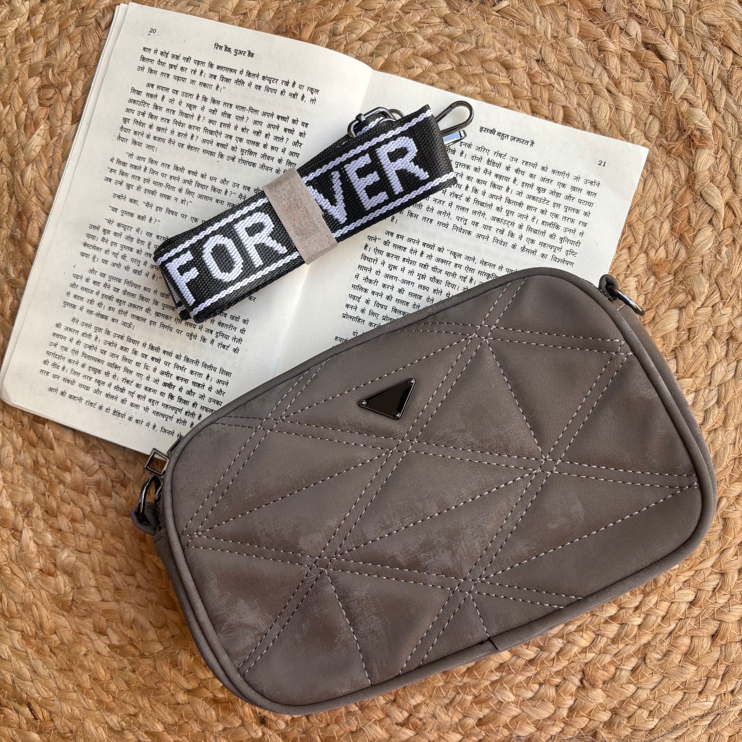 VelviQuilt Broadbelt Bag