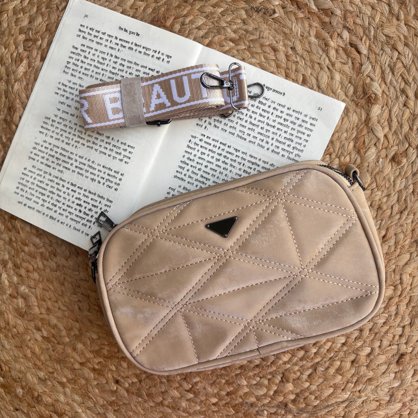 VelviQuilt Broadbelt Bag