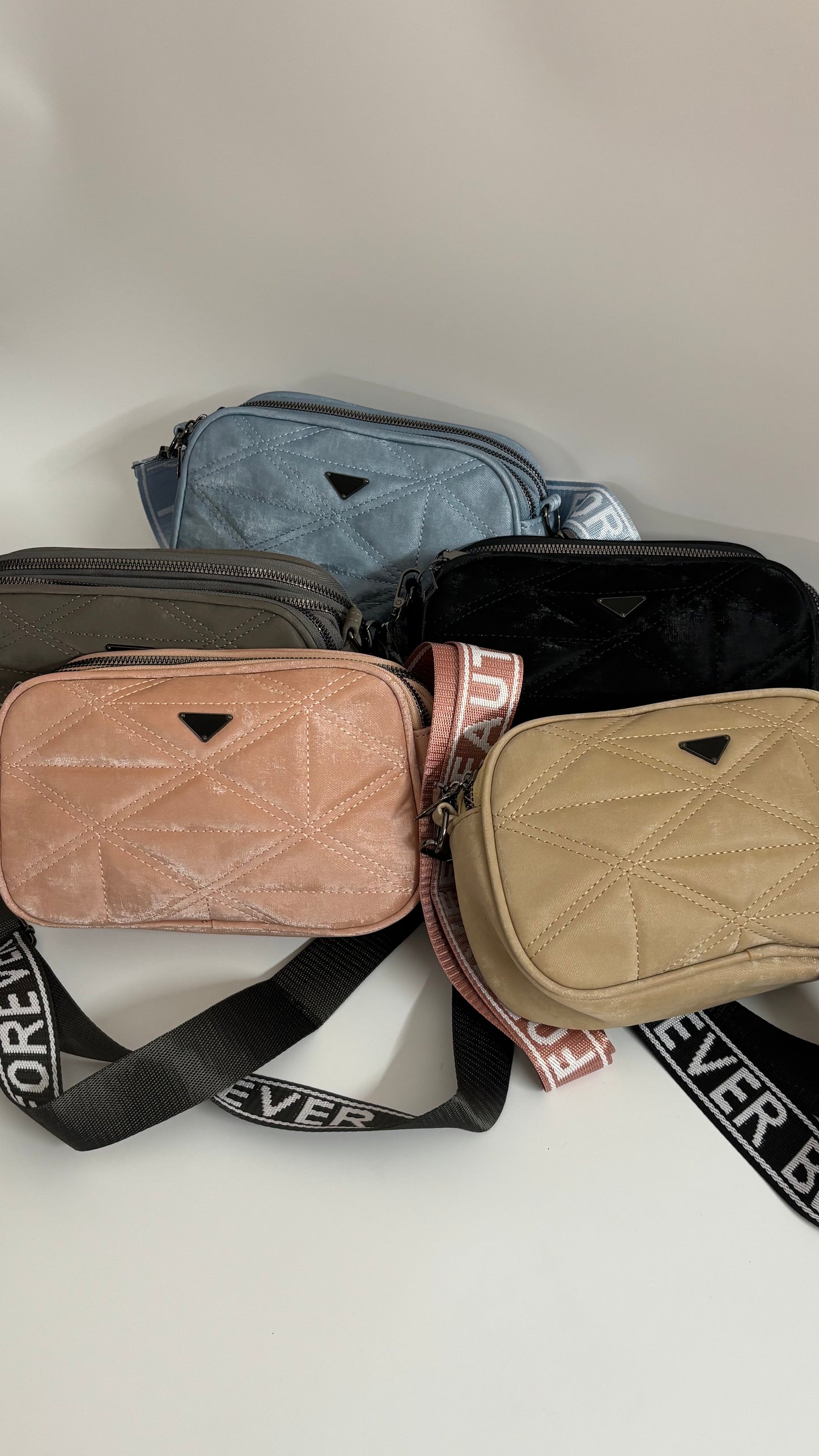 VelviQuilt Broadbelt Bag