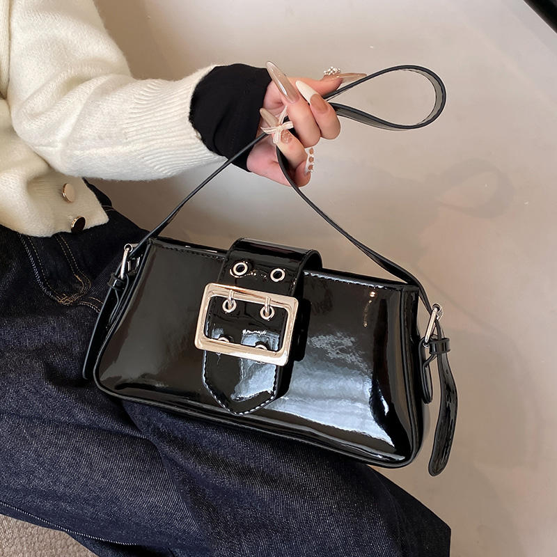 Glowra Shoulder Bag
