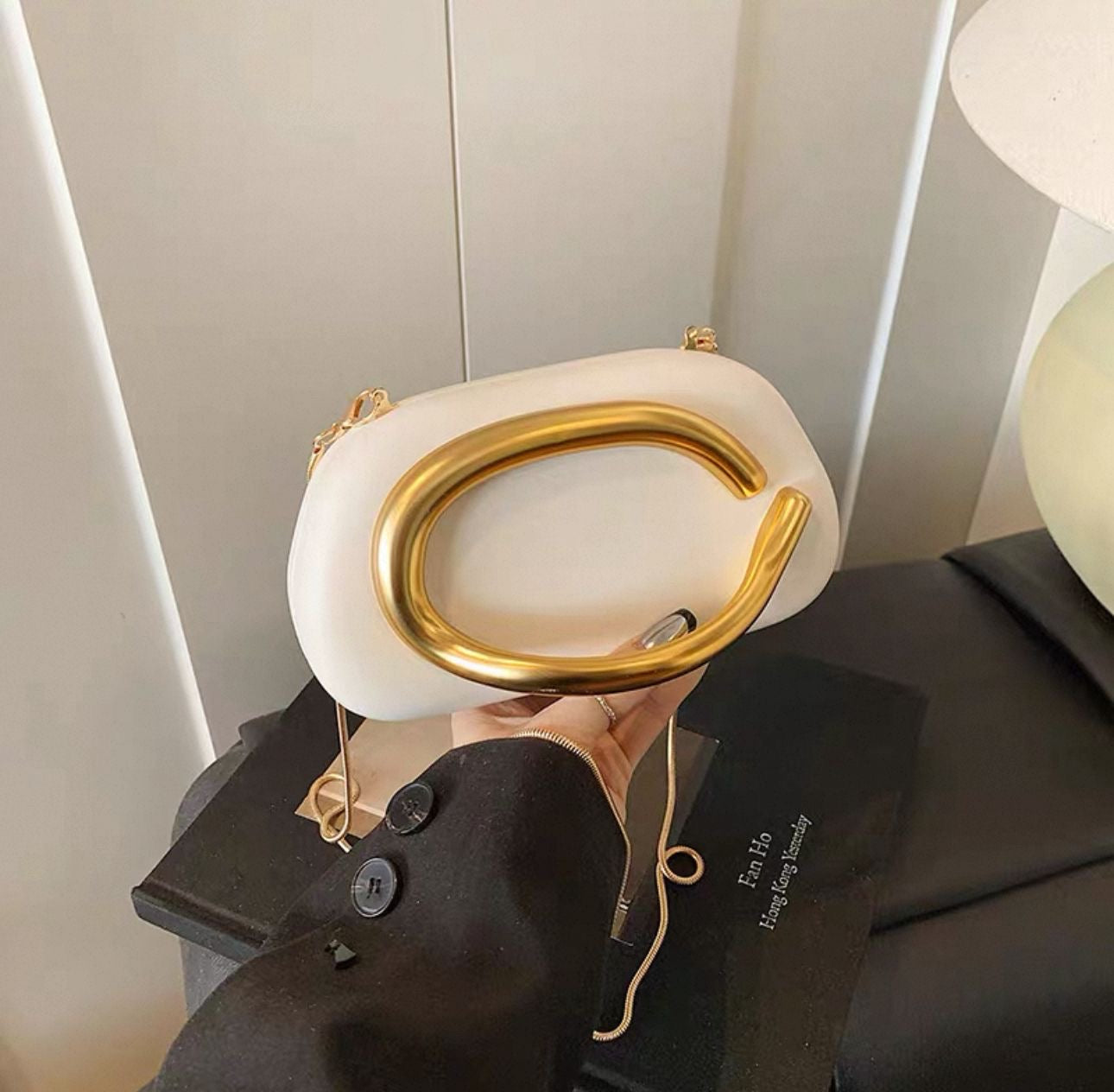 VUEMOD Signature Clutch