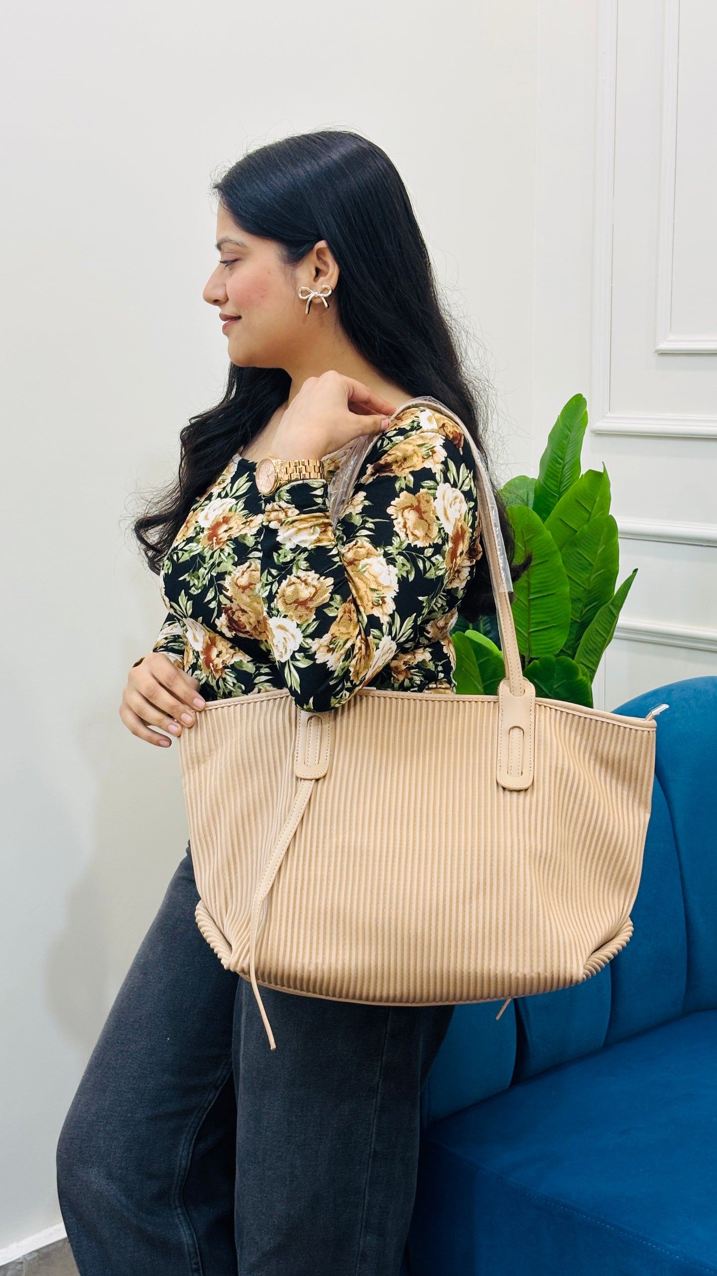 Aura Rib Tote Vuemod