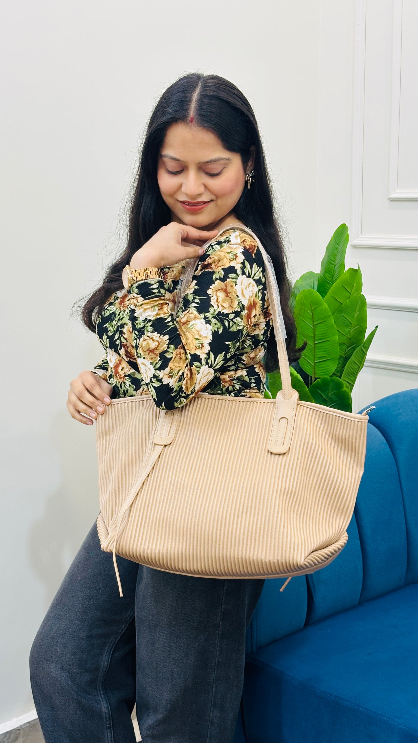 Aura Rib Tote Vuemod