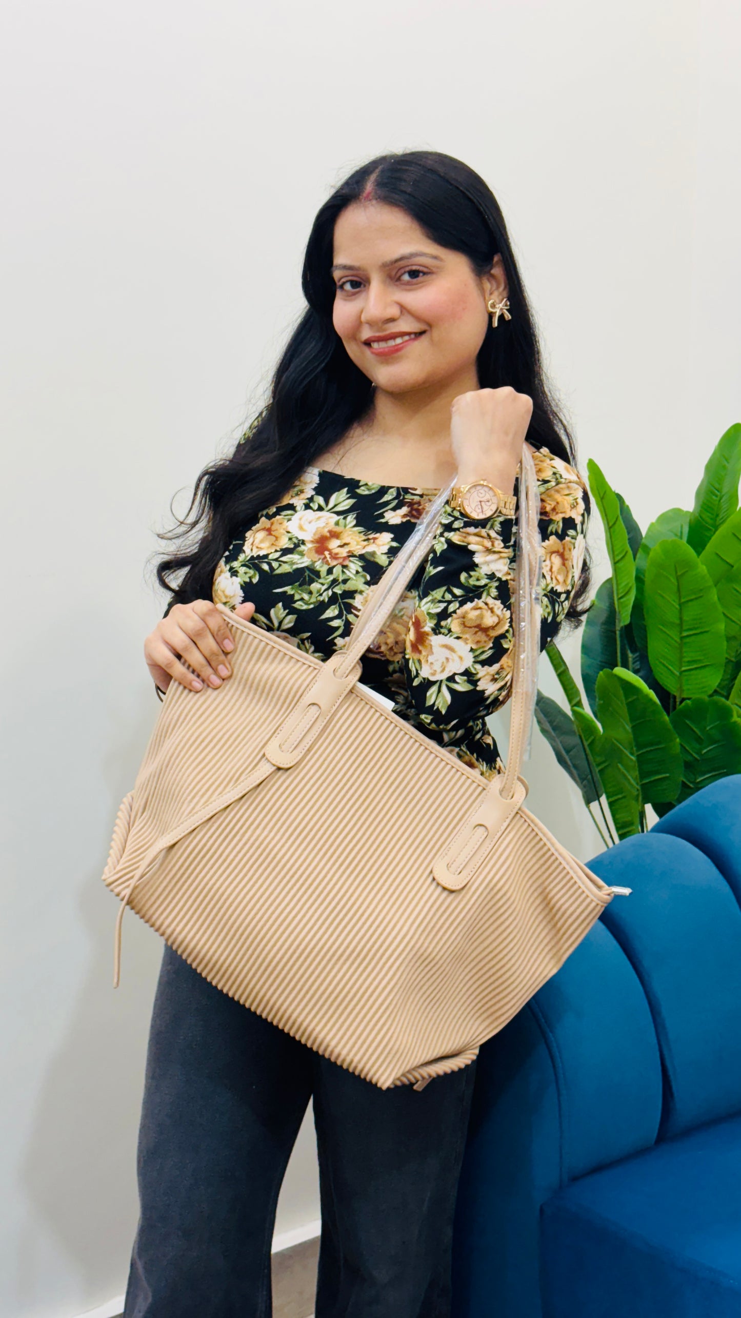 Aura Rib Tote Vuemod