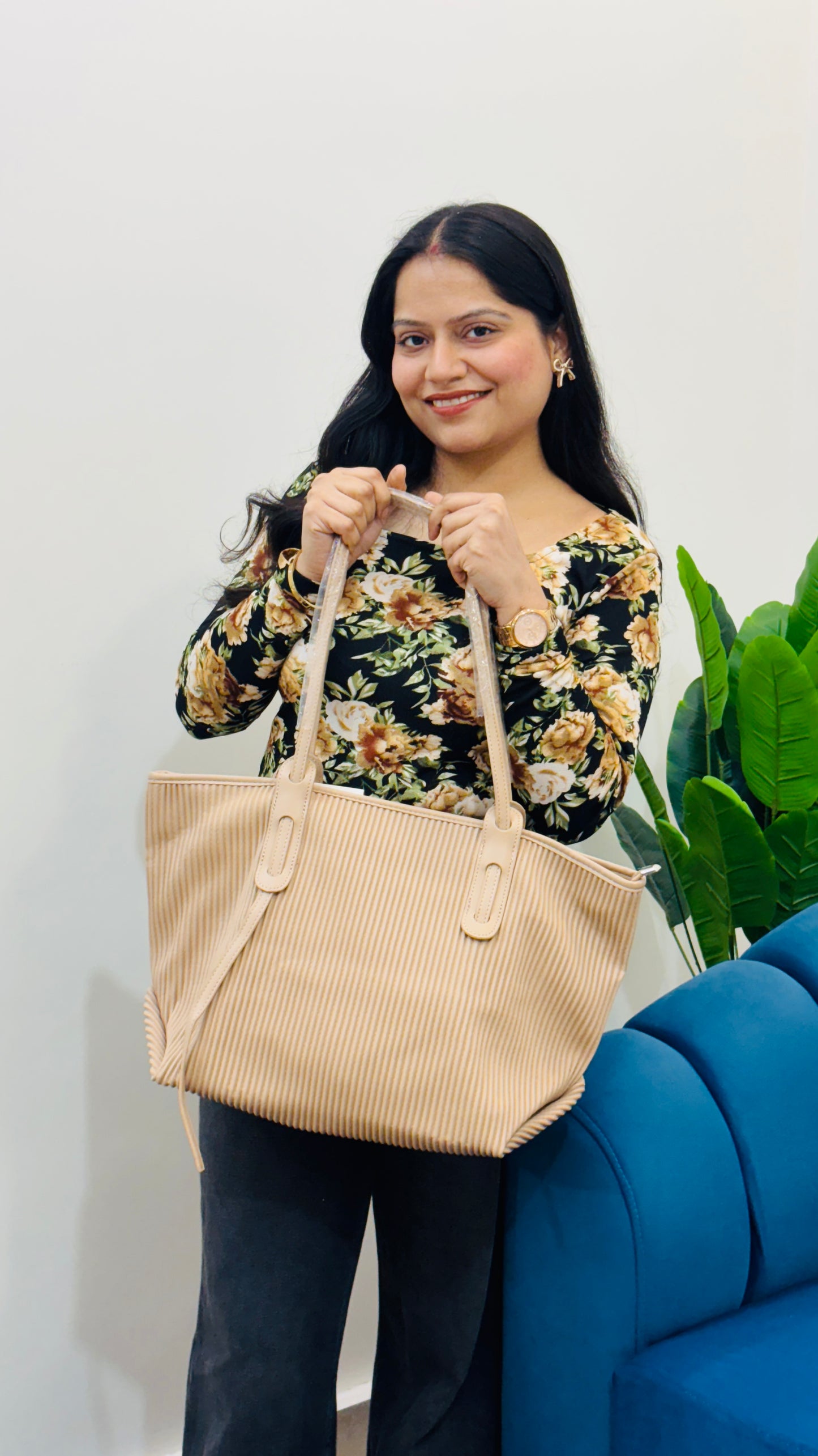 Aura Rib Tote Vuemod
