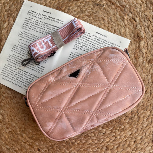 VelviQuilt Broadbelt Bag