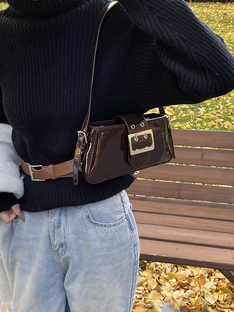 Glowra Shoulder Bag